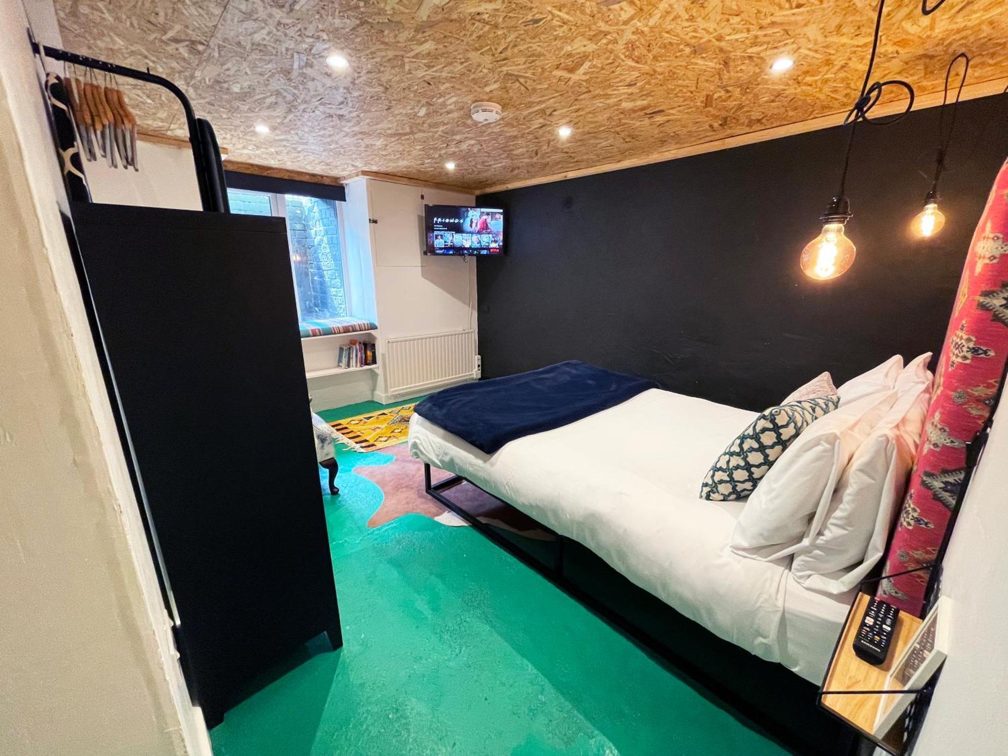 Fern Studio 1 Bedroom Apartment Ланголен Екстериор снимка