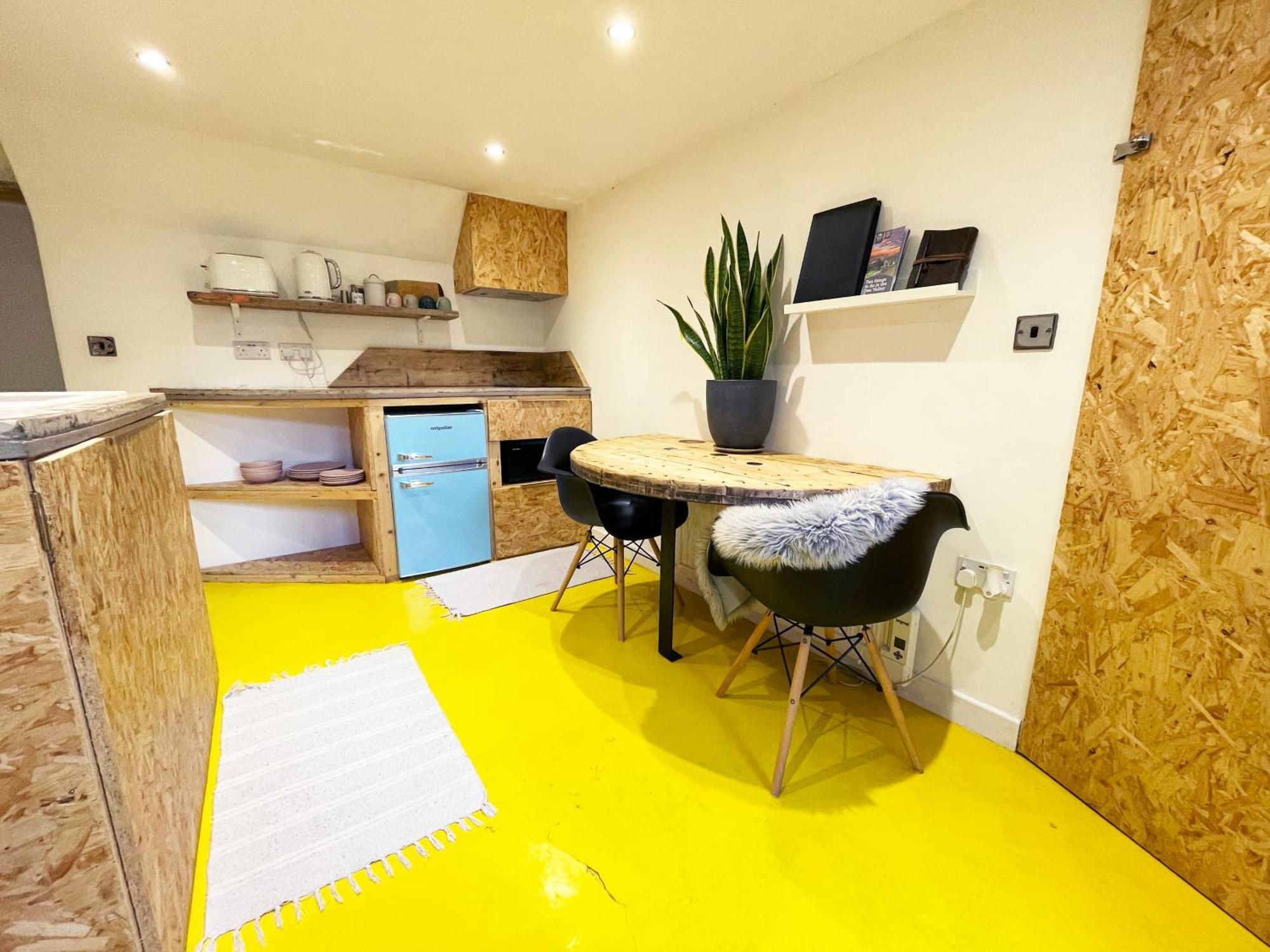 Fern Studio 1 Bedroom Apartment Ланголен Екстериор снимка